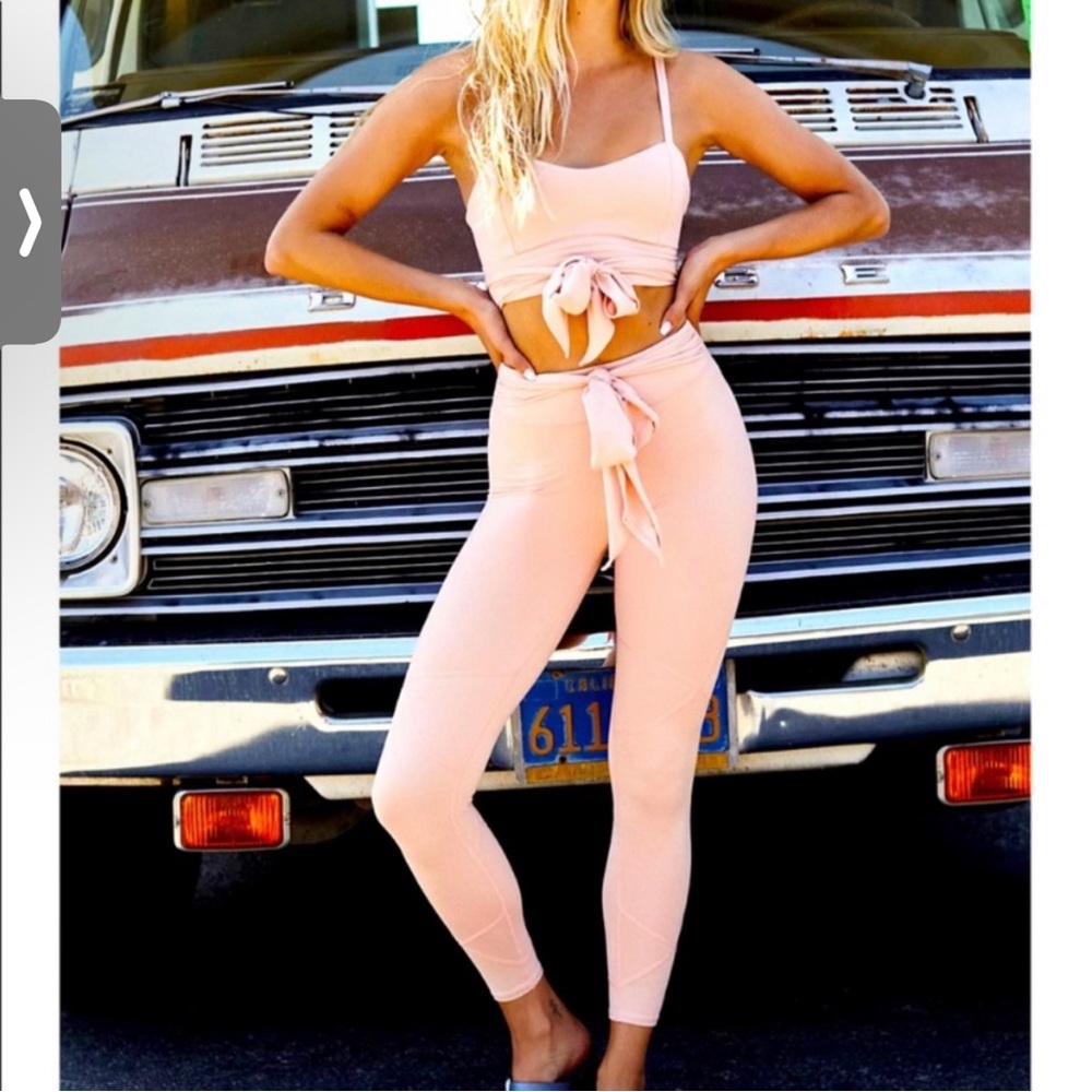 ISO FREE PEOPLE HIGH BAR SPORTS BRA IN LIGHT PINK SMALL - Picture 1 of 1